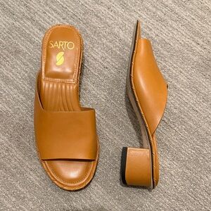 Women's Tan Slide Sandals